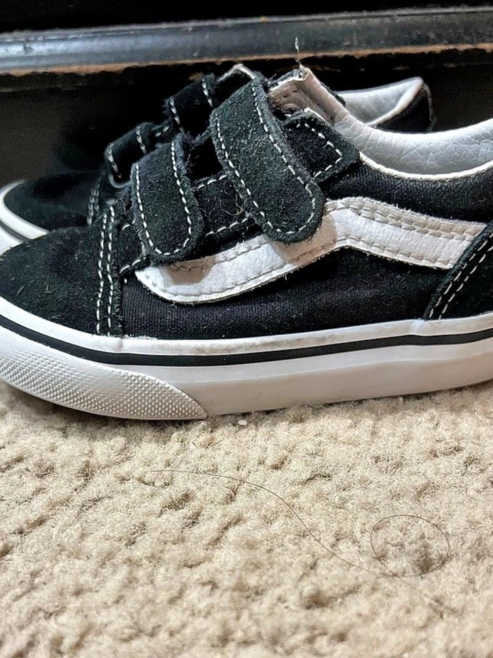 Vans Toddler Old Skool V Kids Black & White Sneakers Toddler Size 6